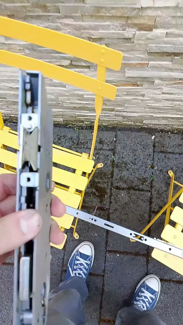 Haustür blieb zu, Riegel einer Mehrfachverriegelung verhakt